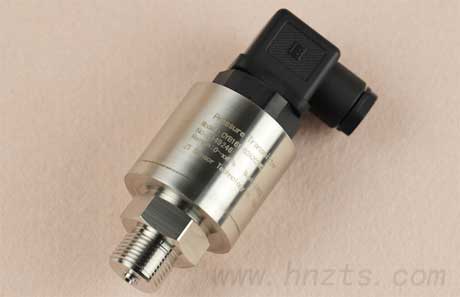 高精度微壓變送器實物圖 高精度微壓變送器實物圖